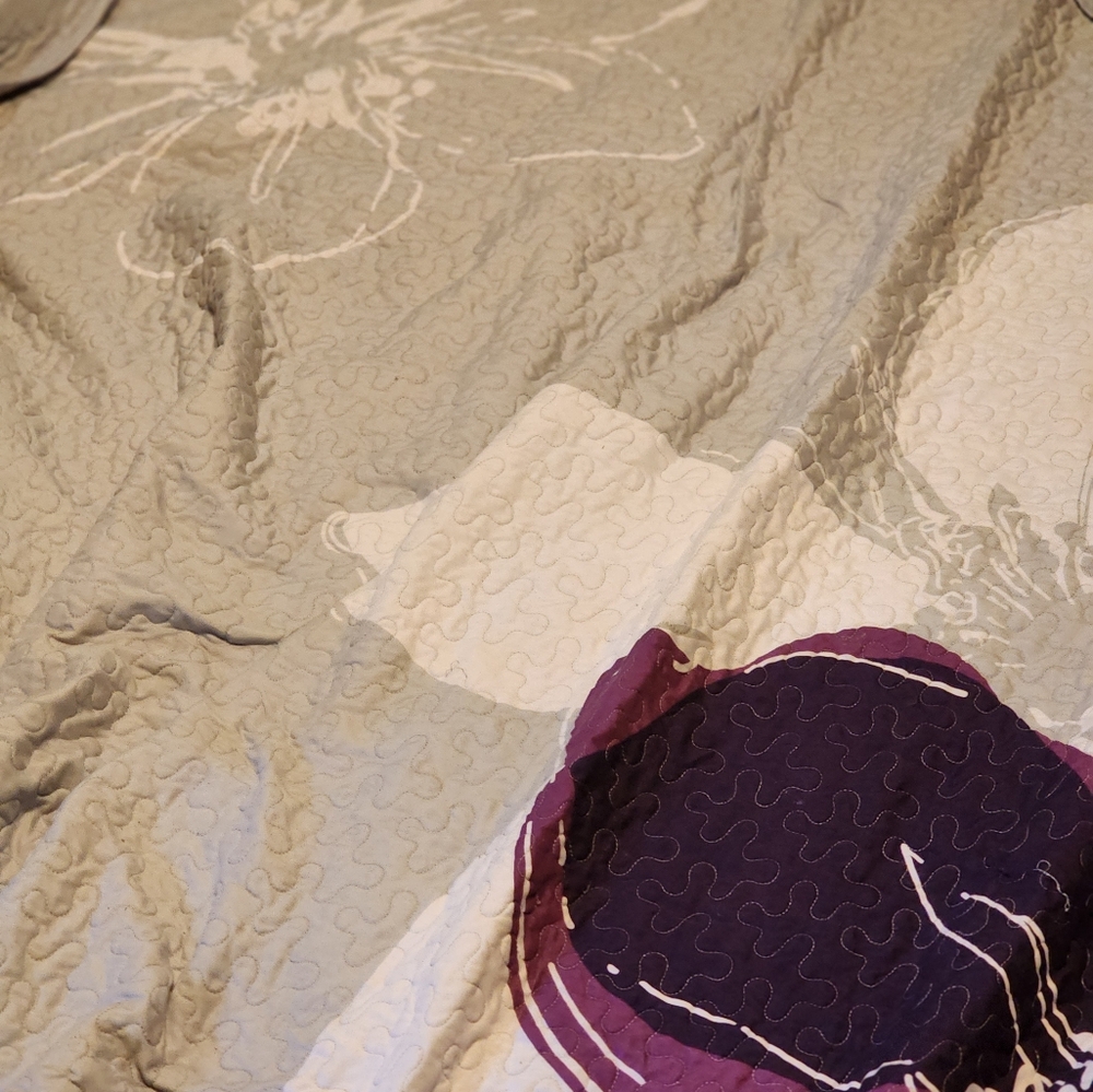 Bedspread - Picture 3 of 5